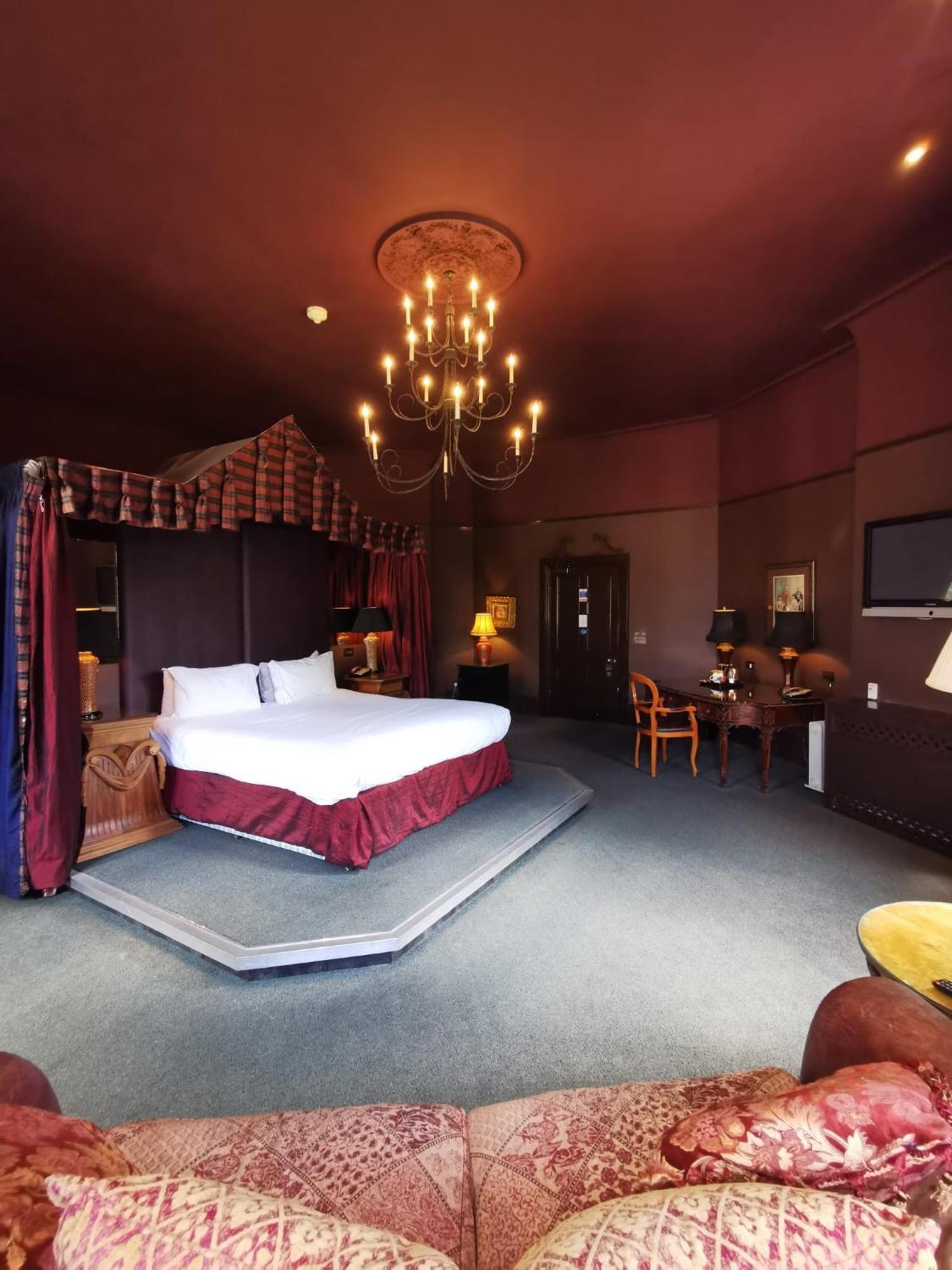 Ruthin Castle Hotel And Spa Екстер'єр фото